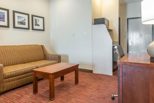 King Suite - Accessible/Non-Smoking