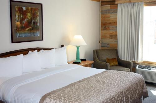 Flat Creek Lodge in Hayward, USA