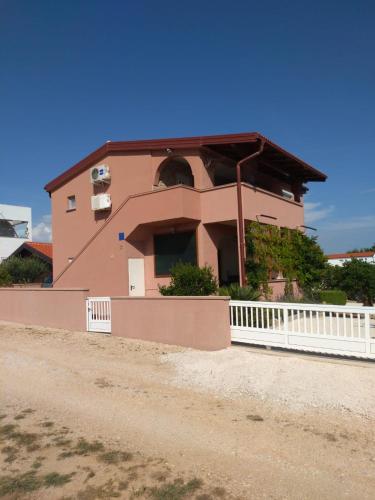 Tomek Apartment