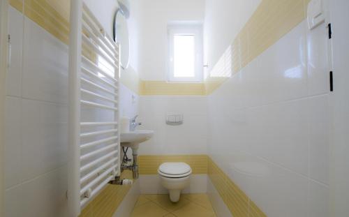 One-Bedroom Apartment with Balcony image 1