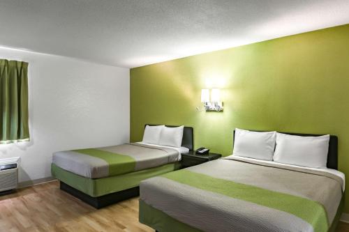 2 queen beds