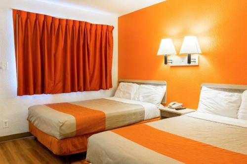 2 double beds