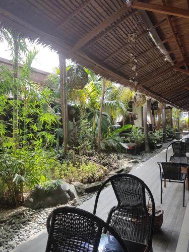 Lawaka Hotel in Ampana