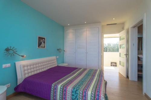 Four-Bedroom House image 9