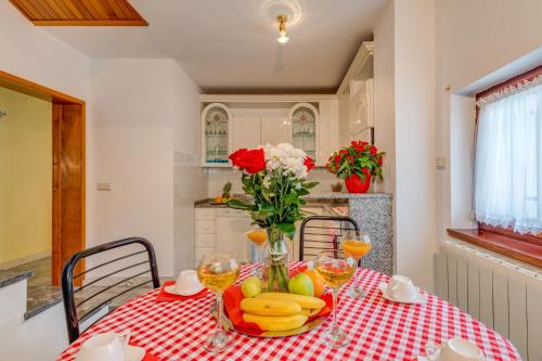  LCT Guest House Neda in Podstrana