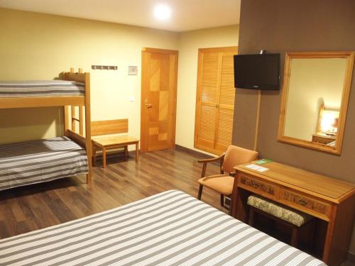 2 double beds