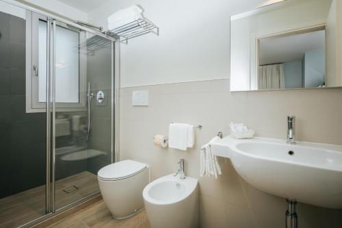 Aparthotel Touring - image 9
