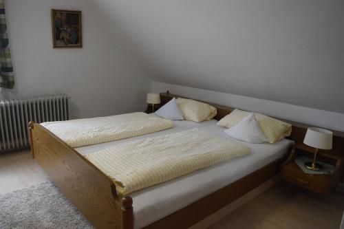 1 queen bed