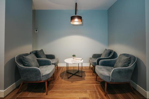 Aparthotel Touring - image 2