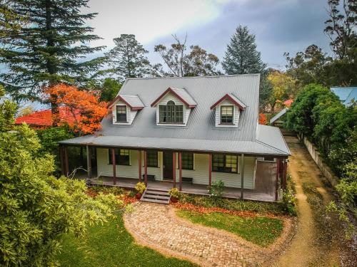 Whispering Pines Cottages