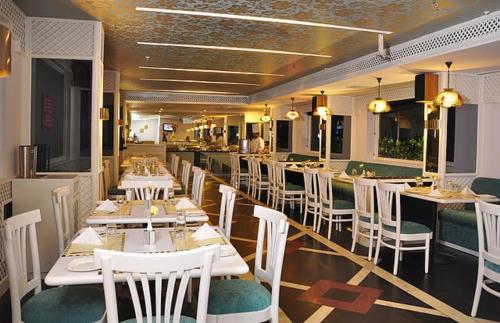 Restaurant, The Central Court Hotel near Salar Jung Museum