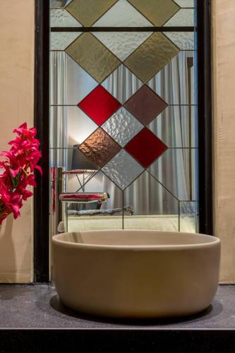 ELG Contessa Boutique Hotel - image 4