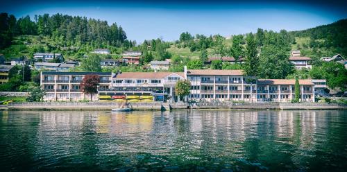 Strand Fjordhotel - Hotel - Ulvik