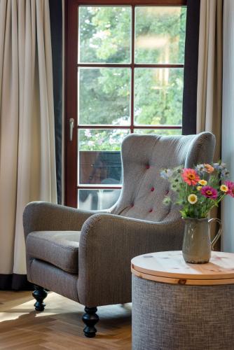 Klosterhof – Alpine Hideaway & Spa 813m von Zunftweg entfernt