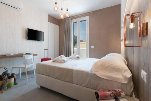 Superior Double or Twin Room image 8