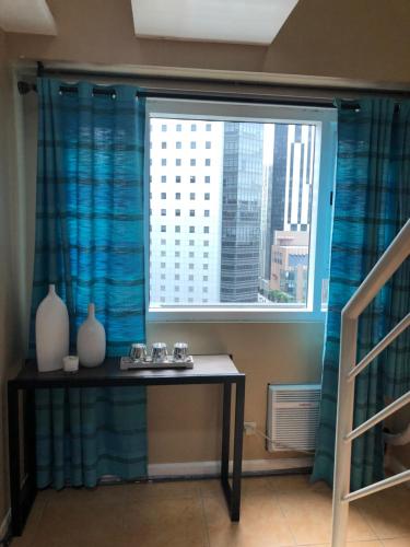 Loft condo beside Shangri-La Fort, Manila (photo 6)