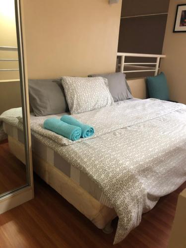 Loft condo beside Shangri-La Fort, Manila (photo 9)