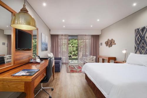 Kert, ANEW Resort Hunters Rest Rustenburg in Kroondal