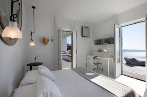 Erosantorini Luxury Private Estate & Suites – Fira, NM