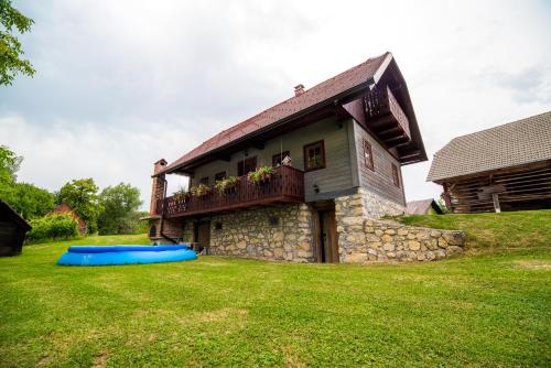 Entrada, Sunny House with Sauna in Mozirje