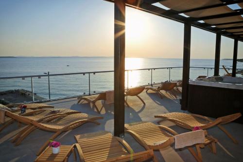 Гореща вана, Hotel Delfin in Задар