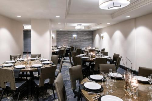 Tárgyalóterem/bálterem, The Commonwealth near Shockoe Slip