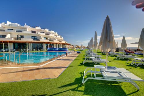 Pool, SBH Crystal Beach Hotel & Suites in Fuerteventura