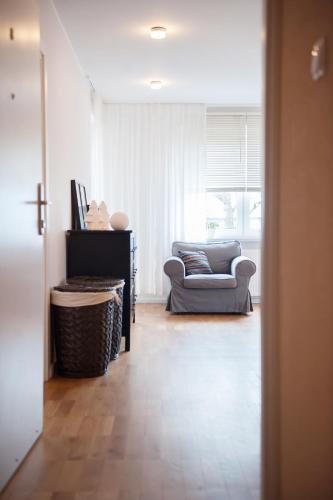 One-Bedroom Apartment image 10