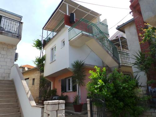  Apartment in Okrug Donji 6072 in Okrug Gornji