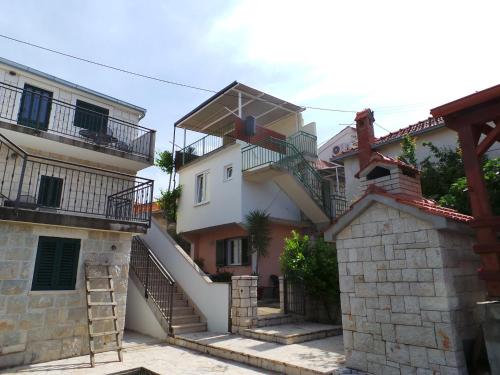  Apartment in Okrug Donji 6072 in Okrug Gornji
