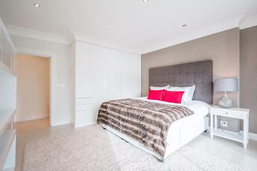 Apartment image 10
