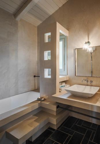 Mazaraki Guesthouse - image 2