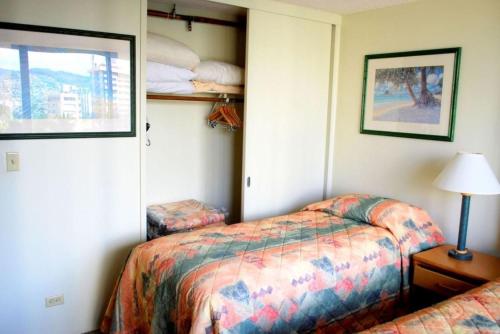 Waikiki Sunset Apartment - image 6