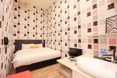 room detail thumbnail 1