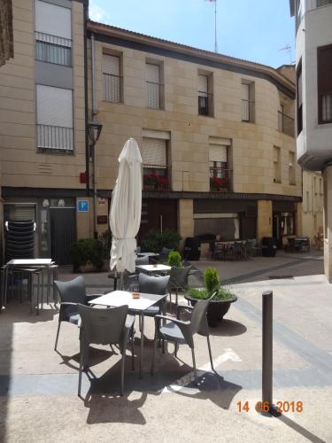 Exterior view, Hostel El Lechuguero in Cascante