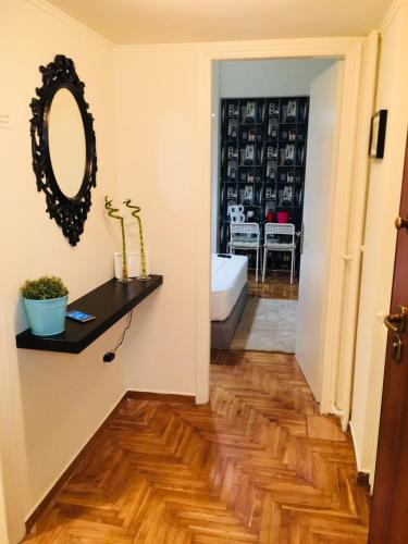  Quiet Xenokratous Studio in Athen