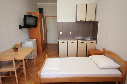 Apartments Dea - image 8