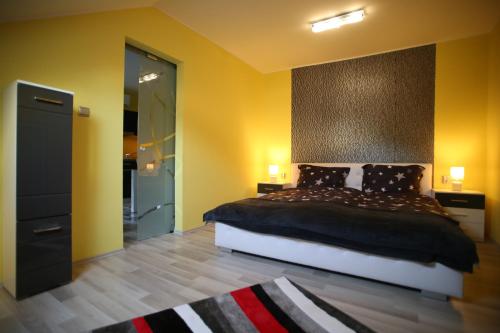 Centrum Lux 2 Apartmanok - image 4