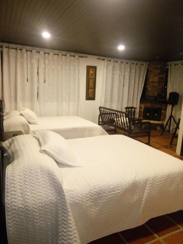 2 double beds