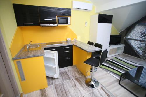Centrum Lux 2 Apartmanok - image 6