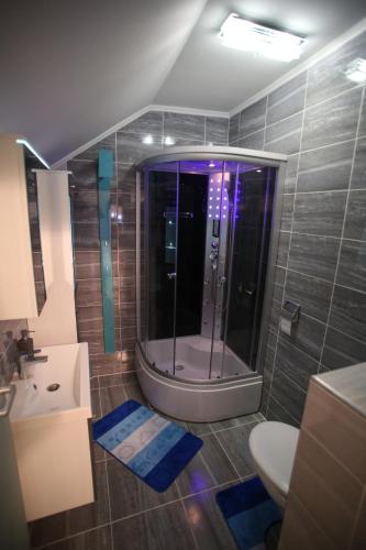 Centrum Lux 2 Apartmanok - image 9
