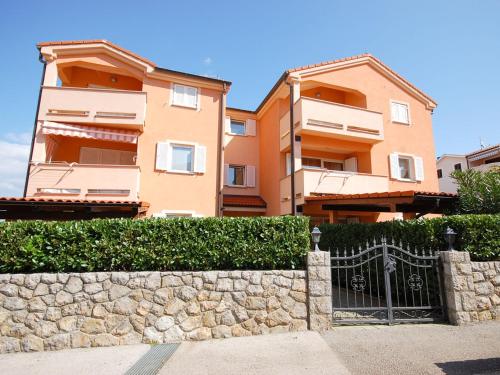  Apartment Franjo in Malinska