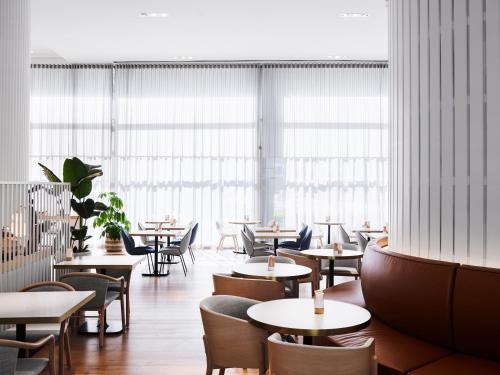 Novotel Sydney Darling Square - image 8