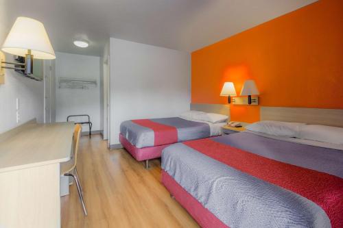 2 double beds