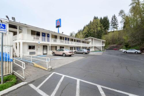 Motel 6-Kelso, WA - Mt. St. Helens