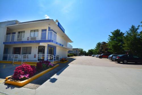 Motel 6-Windsor Locks, CT - Hartford