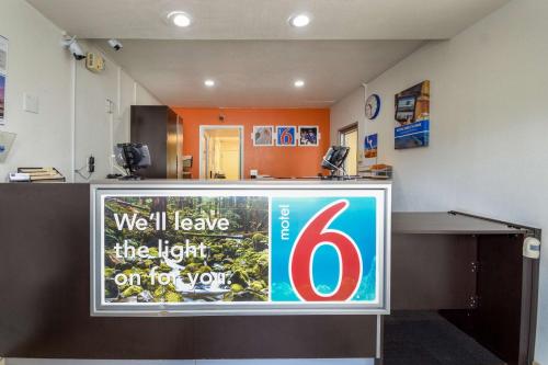 Motel 6-Kelso, WA - Mt. St. Helens