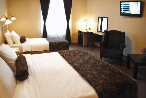 Belgrade City Hotel - image 14