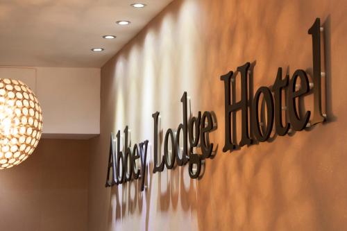 The Abbey Lodge Hotel - image 3