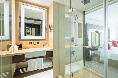room detail thumbnail 2
